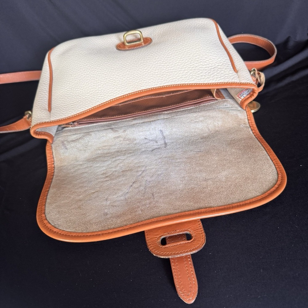 Dooney & Bourke Cream and Tan Pebbled Leather Crossbody Handbag Vintage - Picture 13 of 16